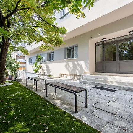 Caldo Luxury بيت ضيافة